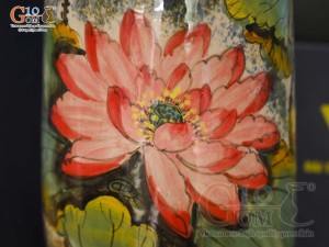 Lọ hoa dáng chuông cao men tấm vẽ Sen in logo VTV, cao 30cm