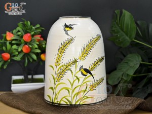 Lọ hoa dáng chuông men kem vẽ bông lúa vàng, cao 24cm