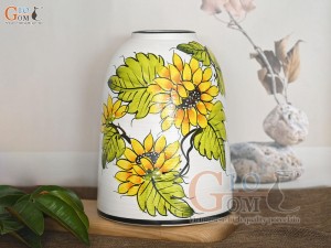 Lọ hoa dáng chuông men kem vẽ hoa hướng dương, cao 24cm