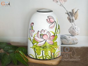 Lọ hoa dáng chuông men kem vẽ hoa Sen hồng, cao 24cm