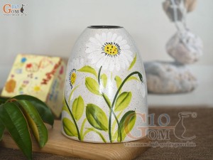 Lọ hoa dáng chuông mini men kem vẽ hoa Đồng tiền trắng, cao 16cm