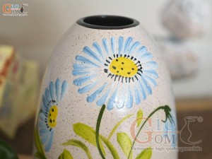 Lọ hoa dáng chuông mini men kem vẽ hoa Đồng tiền xanh, cao 16cm