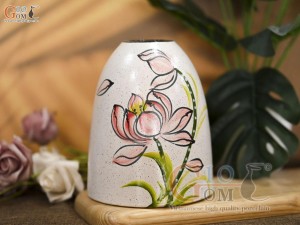 Lọ hoa dáng chuông mini men kem vẽ hoa Sen hồng, cao 16cm