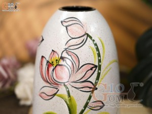 Lọ hoa dáng chuông mini men kem vẽ hoa Sen hồng, cao 16cm