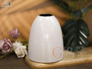 Lọ hoa dáng chuông mini men kem vẽ hoa Sen hồng, cao 16cm