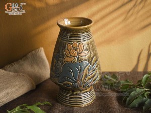 Lọ hoa dáng cố nhỏ men màu khắc hoa Sen, cao 22cm
