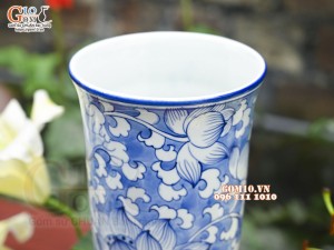 Lọ hoa dáng cốc cao men lam vẽ hoa Sen, cao 29cm
