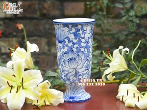 Lọ hoa dáng cốc cao men lam vẽ hoa Sen, cao 29cm