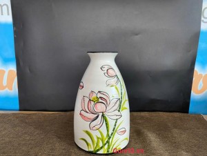 Lọ hoa dáng đầm men kem vẽ hoa Sen hồng, cao 21cm