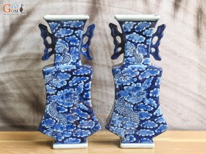 Lọ hoa dáng đàn men lam cổ vẽ Long ẩn nền băng, cao 33cm