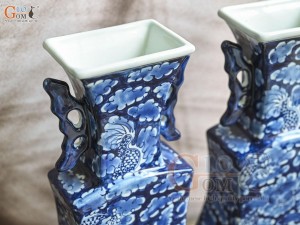 Lọ hoa dáng đàn men lam cổ vẽ Long ẩn nền băng, cao 33cm