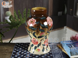 Lọ hoa dáng eo thon men màu vẽ hoa cánh hồng, cao 29cm