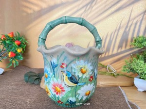 Lọ hoa dáng giỏ xách men màu vẽ hoa, cao 22cm