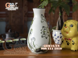 Lọ hoa dáng giọt nước họa tiết hoa sen, cao 28cm