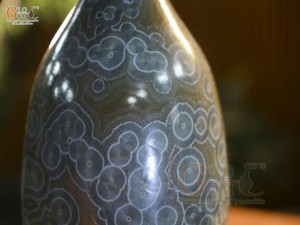 Lọ hoa dáng hồ lô men kết tinh đa đồng tâm bảo bọc đồng, cao 43cm (hàng vuốt tay)