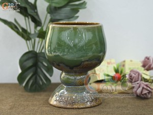 Lọ hoa dáng ly thủy tiên men ngọc lục bảo, cao 20cm