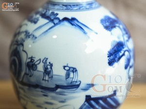 Lọ hoa dáng nậm to men lam cổ vẽ Sơn Thủy, cao 30cm