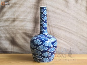 Lọ hoa dáng nậm to vẽ Long ẩn nền băng, cao 30cm