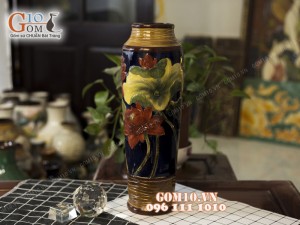 Lọ hoa dáng ống khắc hoa sen, nền tím 44cm
