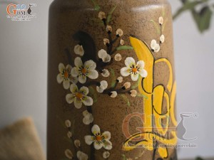 Lọ hoa gốm dáng ống trụ vẽ chữ Lộc, cao 29cm