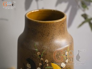 Lọ hoa gốm dáng ống trụ vẽ chữ Lộc, cao 29cm