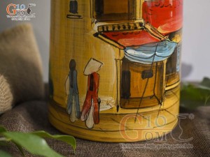 Lọ hoa dáng ống trụ men màu vẽ Phố Cổ, cao 26cm