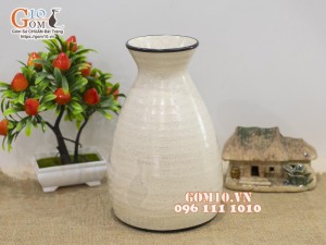 Lọ hoa dáng phễu men kem vẽ xuân rực rỡ