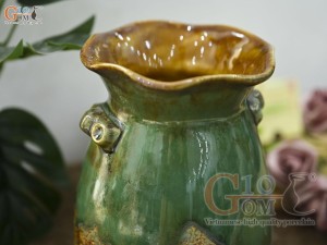 Lọ hoa dáng rỏ có quai men ngọc lục bảo, cao 19cm