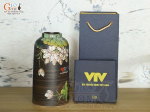 Lọ hoa dáng rỏ cua men hỏa biến vẽ Chim hoa in logo VTV, cao 27cm