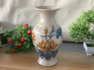 Lọ hoa dáng thon men rạn đắp nổi Sen, cao 22cm