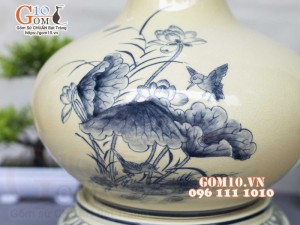 Lọ hoa dáng tỏi dẹt men cổ họa tiết Sen Hạc Phú Quý, cao 42cm (cả đế)