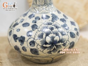 Lọ hoa dáng tỏi dẹt men rạn họa tiết hoa dây, cao 36cm