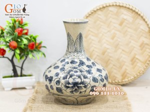 Lọ hoa dáng tỏi dẹt men rạn họa tiết hoa dây, cao 36cm