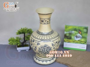 Lọ hoa dáng tỏi men cổ họa tiết hoa dây, cao 42cm (cả đế)