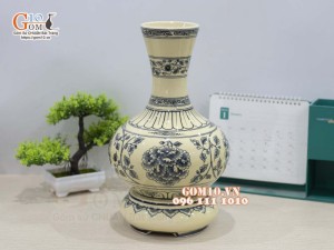 Lọ hoa dáng tỏi vẽ hoa dây men cổ in logo quà tặng