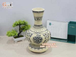 Lọ hoa dáng tỏi vẽ hoa dây men cổ kèm chân kê (cao 36cm)
