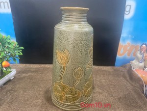 Lọ hoa dáng trụ cổ nhỏ men cổ xanh rêu khắc hoa sen, cao 33cm