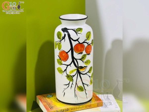 Lọ hoa dáng trụ miệng loe men kem vẽ cành hồng, cao 29cm