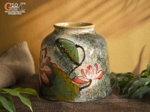 Lọ hoa dáng trụ miệng nhỏ men màu vẽ hoa Sen, cao 16cm