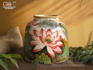 Lọ hoa dáng trụ miệng nhỏ men màu vẽ hoa Sen, cao 16cm