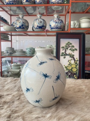 Lọ hoa dáng trứng men rạn vẽ chuồn chuồn, cao 22cm