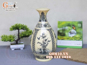 Lọ hoa dáng tỳ bà men cổ họa tiết Tứ cảnh Tùng Cúc Trúc Mai, cao 33cm