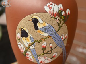 Lọ hoa dáng vò cao gốm đất đỏ khắc Hoa Khai Phú Quý, cao 27cm