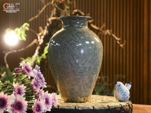 Lọ hoa dáng vò cao men kết tinh đa đồng tâm bảo bọc đồng, cao 30cm (hàng vuốt tay)