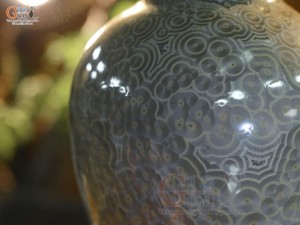 Lọ hoa dáng vò cao men kết tinh đa đồng tâm bảo bọc đồng, cao 30cm (hàng vuốt tay)