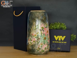 Lọ hoa dáng chuông cao men tấm vẽ Chim Hoa in logo VTV, cao 30cm