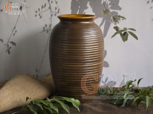 Lọ hoa gốm dáng vò vân sóng, cao 30cm