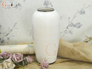 Lọ hoa dáng vò men kem vẽ hoa lan đỏ cao 28cm