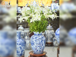 Bảo bình phong thủy men lam cổ vẽ ngàn hoa, cao 36cm