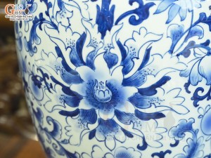 Bảo bình phong thủy men lam cổ vẽ ngàn hoa, cao 36cm